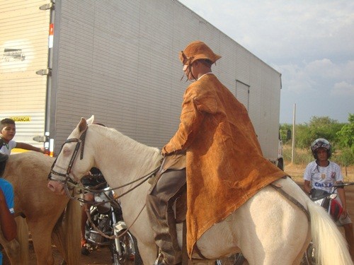 Curimatá comemora 61 anos de história e população presenteada com um grande Show e Desfile Cívico - Imagem 4