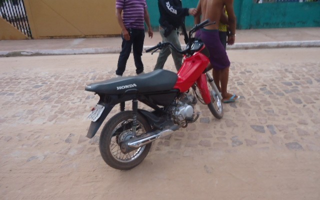 Polícia recupera moto roubada e captura dois acusados durante operação  - Imagem 4
