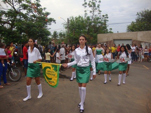 Curimatá comemora 61 anos de história e população presenteada com um grande Show e Desfile Cívico - Imagem 14