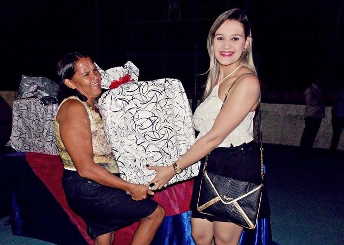 Secretaria de Educação realiza singela homenagem aos seus funcionários  - Imagem 31