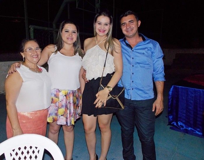 Secretaria de Educação realiza singela homenagem aos seus funcionários  - Imagem 5