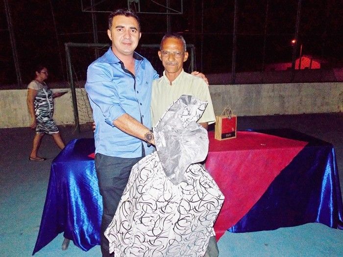 Secretaria de Educação realiza singela homenagem aos seus funcionários  - Imagem 33