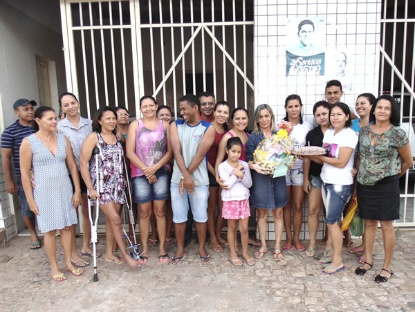 Profª Lucia foi homenageada pelos colegas em seu aniversário! - Imagem 3