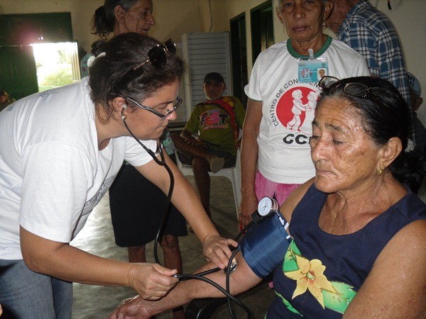 Idosos de Pimenteiras visitam o litoral piauiense. Veja fotos - Imagem 2