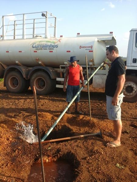 Prefeitura implanta bombas e caixas d'água no município - Imagem 1
