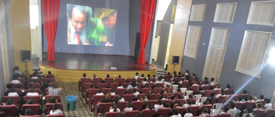 “Cine Mais Cultura” reúne alunos da rede municipal de Oeiras na Semana da Criança
