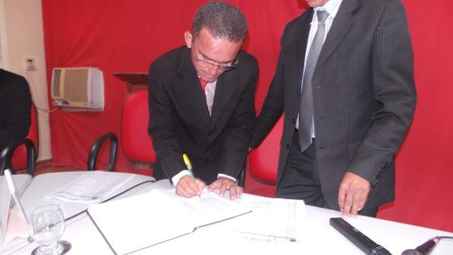 Vice-prefeita Lucia Lacerda assumi a prefeitura de Pimenteiras - Imagem 9