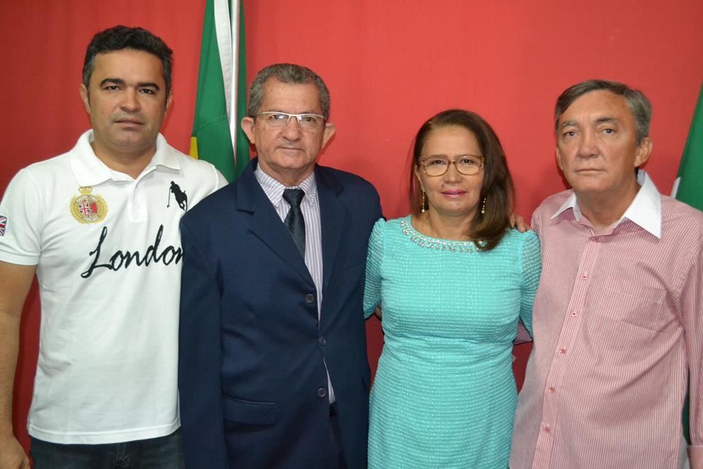 Vice-prefeita Lucia Lacerda assumi a prefeitura de Pimenteiras