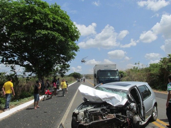 Grave acidente na BR 343 próximo a estaca Zero deixa Mãe e Filha morta     - Imagem 2