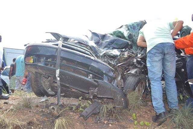 Mãe e filha morrem em grave acidente entre dois veículos no Piauí - Imagem 12