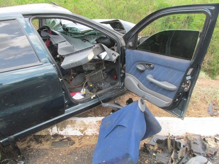 Grave acidente na BR 343 próximo a estaca Zero deixa Mãe e Filha morta     - Imagem 20