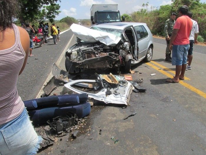 Grave acidente na BR 343 próximo a estaca Zero deixa Mãe e Filha morta     - Imagem 3