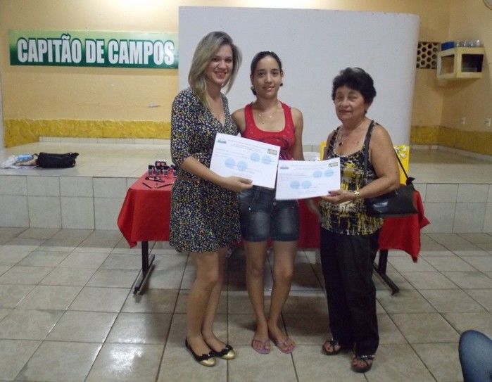 Entrega de certificados para Debutantes participantes do VI Baile - Imagem 12