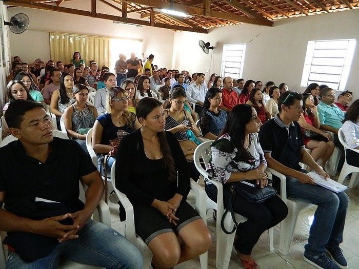 Prefeita empossa concursados para o Hospital Josefina Getirana - Imagem 2