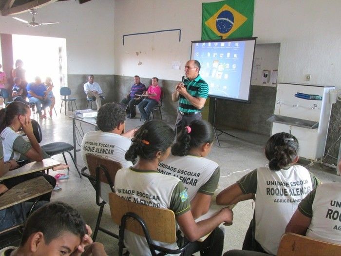 Coordenador da casa de Recuperação vida verdadeira  Faz palestra Sobre Drogas na Escola Roque Alencar em Agricolândia  - Imagem 26