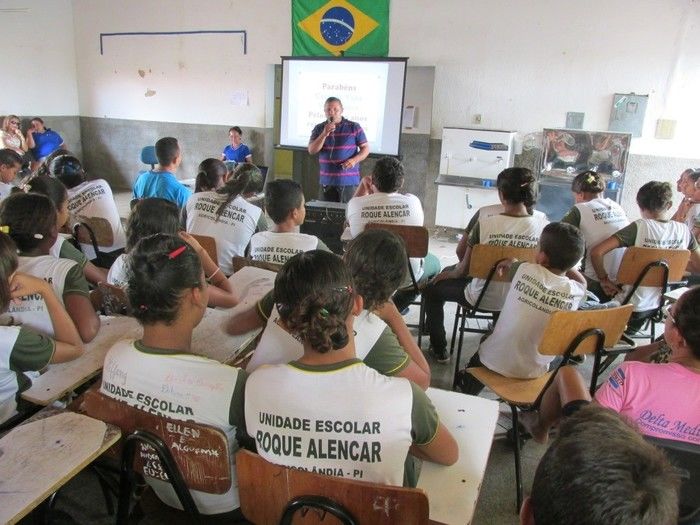 Coordenador da casa de Recuperação vida verdadeira  Faz palestra Sobre Drogas na Escola Roque Alencar em Agricolândia  - Imagem 8