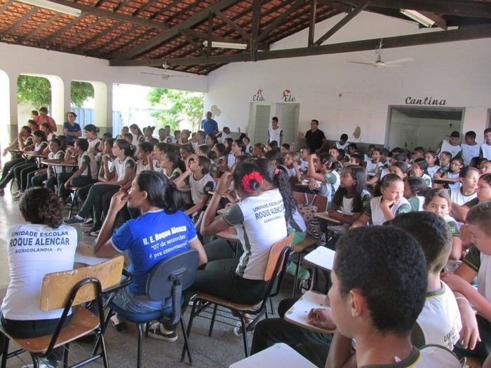 Subtenente Juvenilton Cavalcante da Força Tática de Água Branca Ministra Palestra sobre Drogas na Escola Roque Alencar   - Imagem 10