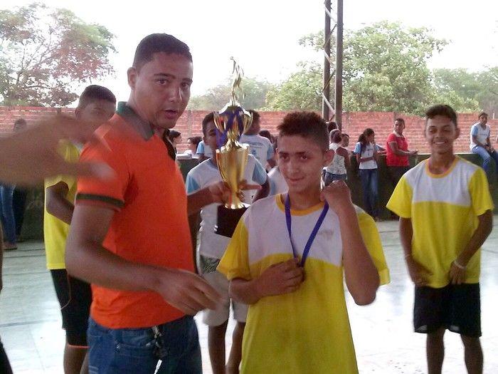 Final do campeonato de futsal interescolar - Imagem 11
