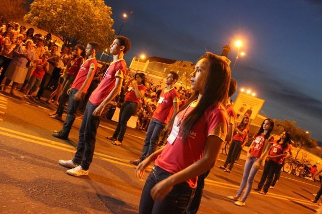 Prefeita Dra. Salete Rego e dezenas de fieis recepcionaram o arcebispo Dom Jacinto Filho - Imagem 8
