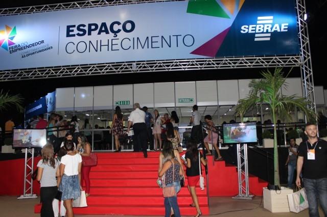 Prefeita Dra. Salete Rego participa da feira do Empreendedor e recebe homenagem - Imagem 11