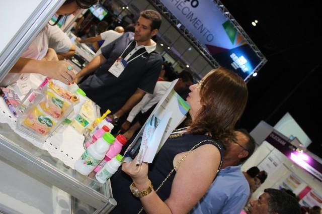 Prefeita Dra. Salete Rego participa da feira do Empreendedor e recebe homenagem - Imagem 12