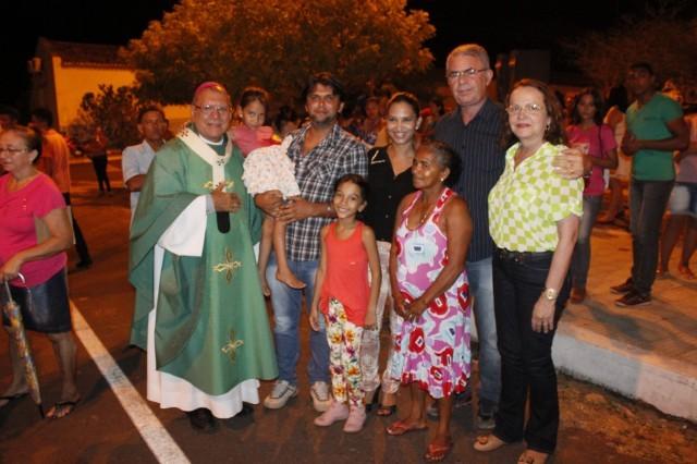 Arcebispo realiza celebração no município de Miguel Alves  - Imagem 8