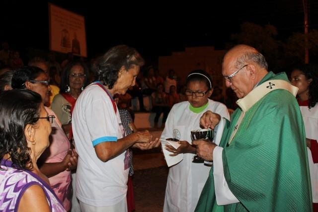 Arcebispo realiza celebração no município de Miguel Alves  - Imagem 12