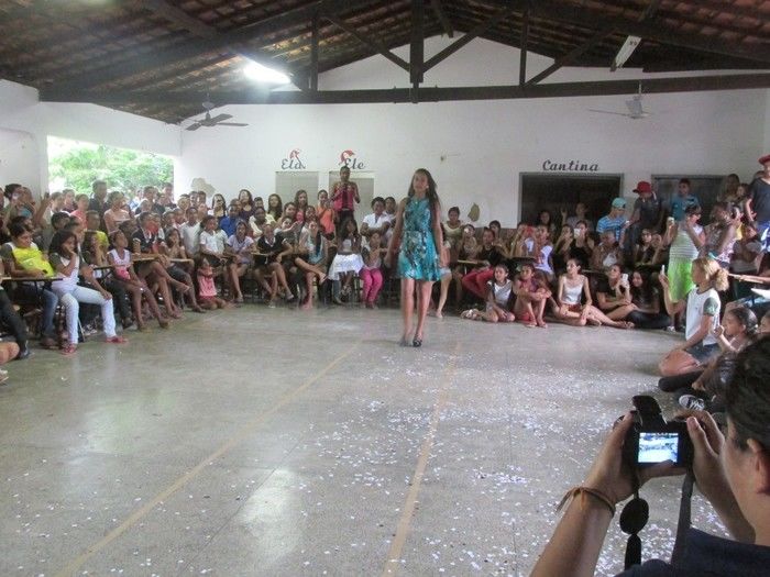 Projeto Contra as Drogas é encerrado com Show de Desfile para a Escolha do Garoto e Garota Roque Alencar 2014 - Imagem 37