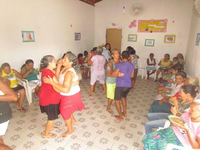 CRAS proporciona dia de lazer aos idosos - Imagem 6