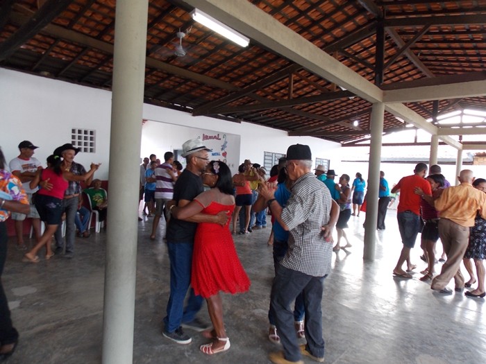 Assistência Social realiza forró dos idosos no SCFVI - Imagem 1