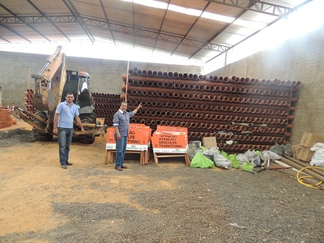 Prefeito Jonas Moura visita canteiro de obras - Imagem 1