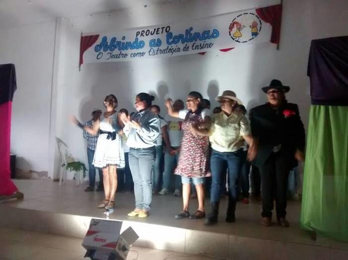 Professores participam de oficina de teatro - Imagem 5