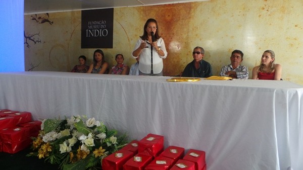 Prefeitura de Pimenteiras entrega registro de imóveis de residências  - Imagem 6