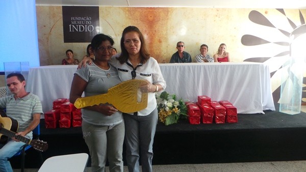 Prefeitura de Pimenteiras entrega registro de imóveis de residências  - Imagem 11