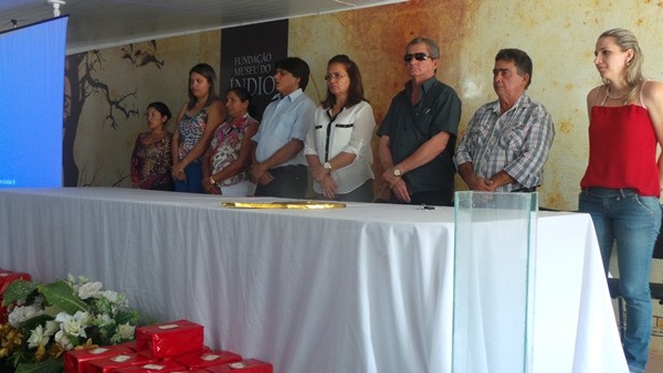 Prefeitura de Pimenteiras entrega registro de imóveis de residências  - Imagem 8