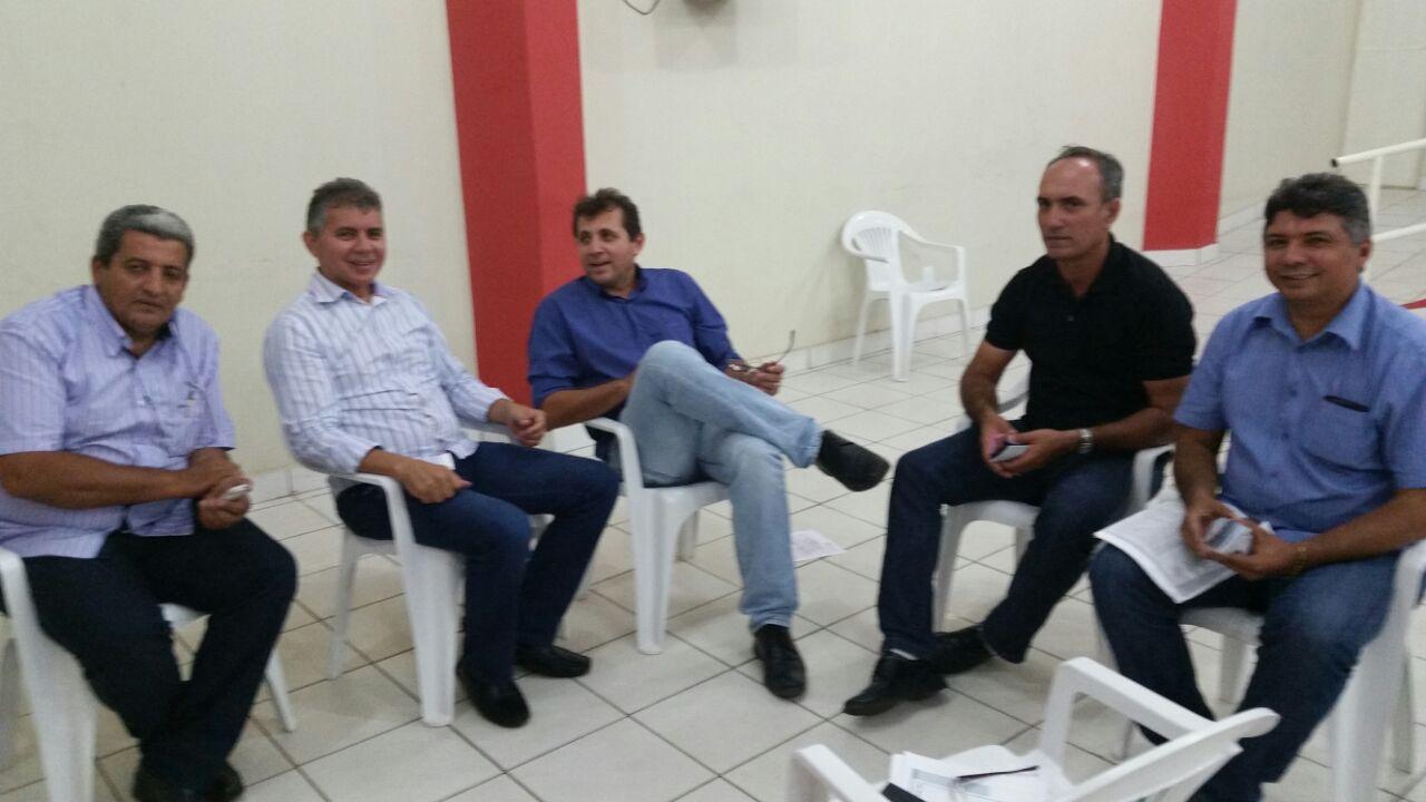 Prefeito Zé Resende  juntamente com outros prefeitos se reúnem em Campo Maior para dar apoio a candidatura de Paulo Martins a presidência da APPM