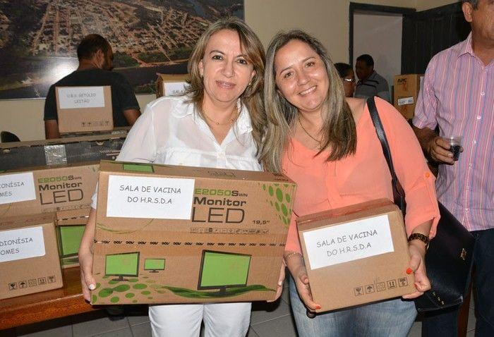 Prefeita Renata entrega computadores para Unidades de Saúde - Imagem 8