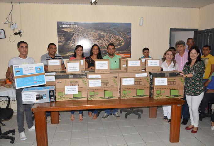 Prefeita Renata entrega computadores para Unidades de Saúde - Imagem 5