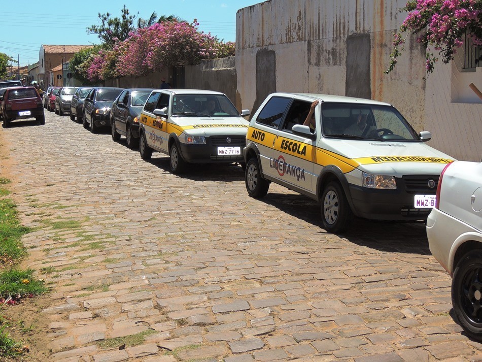 Autoescola Liderança realiza carreata para oficializar sua abertura