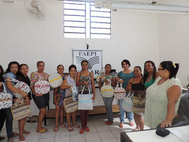 Primeira-dama participa de encerramento do curso de confecção de bolsas - Imagem 5
