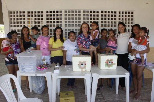 Crianças são vacinadas contra poliomielite e sarampo no município de Miguel Alves  - Imagem 8