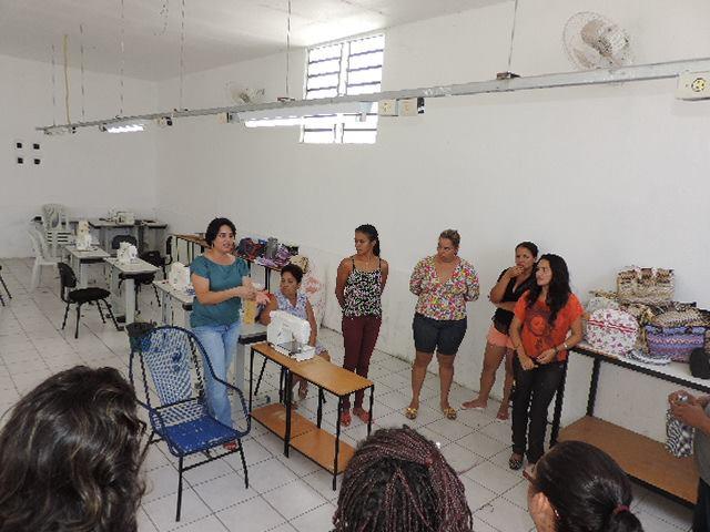 Primeira-dama participa de encerramento do curso de confecção de bolsas - Imagem 1