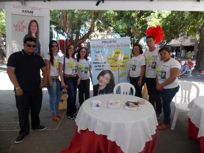 Voluntários do Projeto Neylivia Oliveira da Costa Mulher Viva participa de uma concentração em Teresina   - Imagem 7
