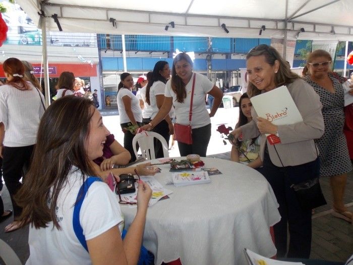 Voluntários do Projeto Neylivia Oliveira da Costa Mulher Viva participa de uma concentração em Teresina   - Imagem 55