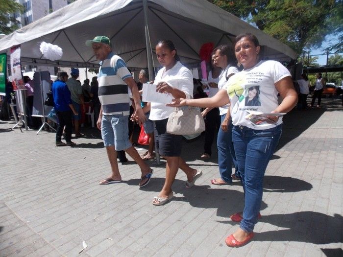 Voluntários do Projeto Neylivia Oliveira da Costa Mulher Viva participa de uma concentração em Teresina   - Imagem 49