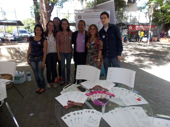 Voluntários do Projeto Neylivia Oliveira da Costa Mulher Viva participa de uma concentração em Teresina   - Imagem 5