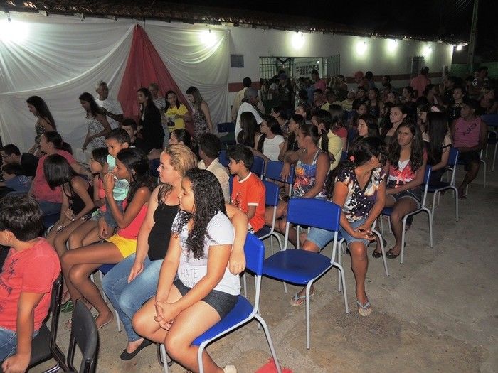 U. E. Tomaz Café realiza II Sarau Literário com a participação do público - Imagem 74