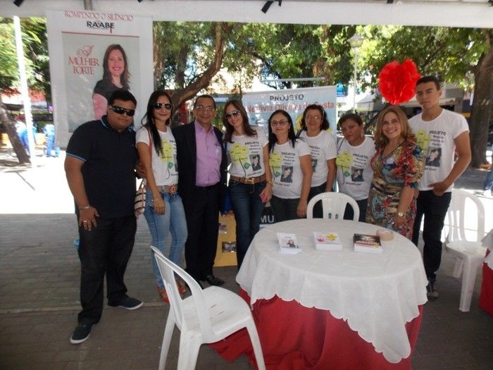 Voluntários do Projeto Neylivia Oliveira da Costa Mulher Viva participa de uma concentração em Teresina   - Imagem 6