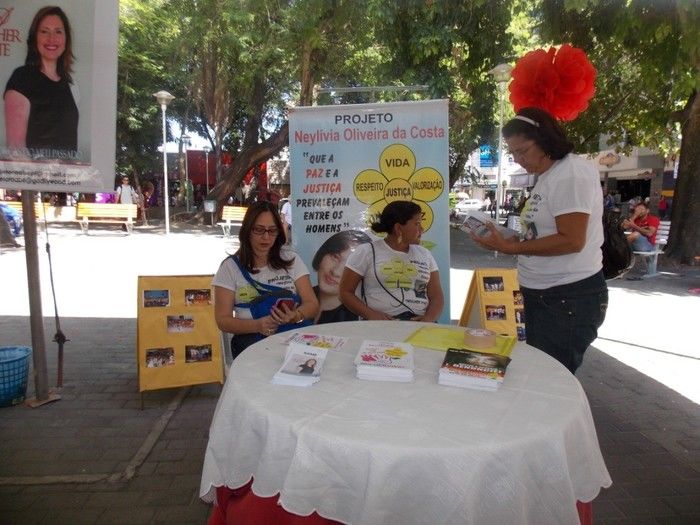 Voluntários do Projeto Neylivia Oliveira da Costa Mulher Viva participa de uma concentração em Teresina   - Imagem 14