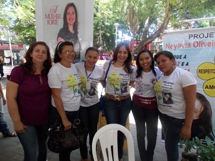 Voluntários do Projeto Neylivia Oliveira da Costa Mulher Viva participa de uma concentração em Teresina   - Imagem 65